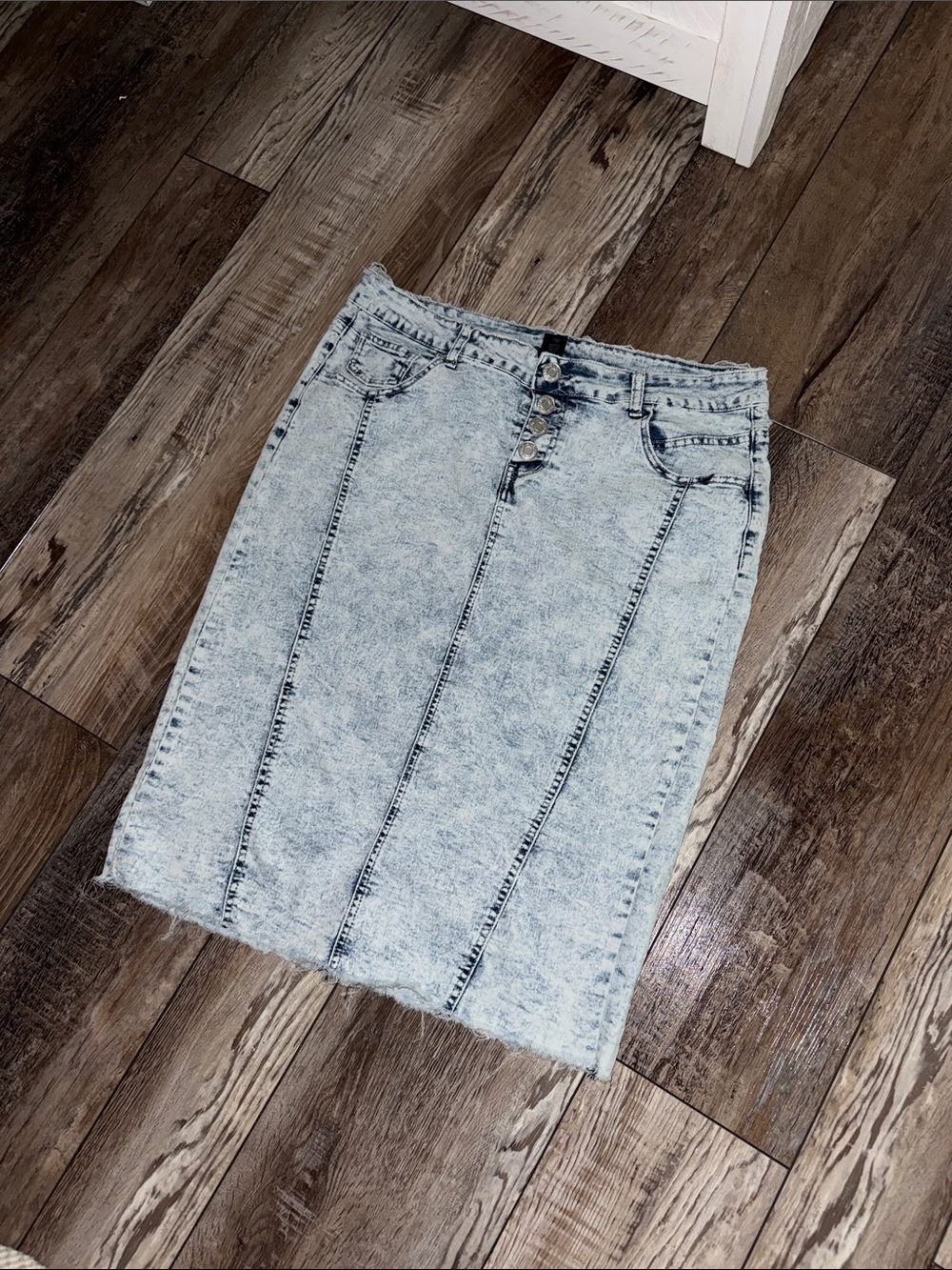 Pull&Bear Light Acid Wash Denim Pencil Skirt